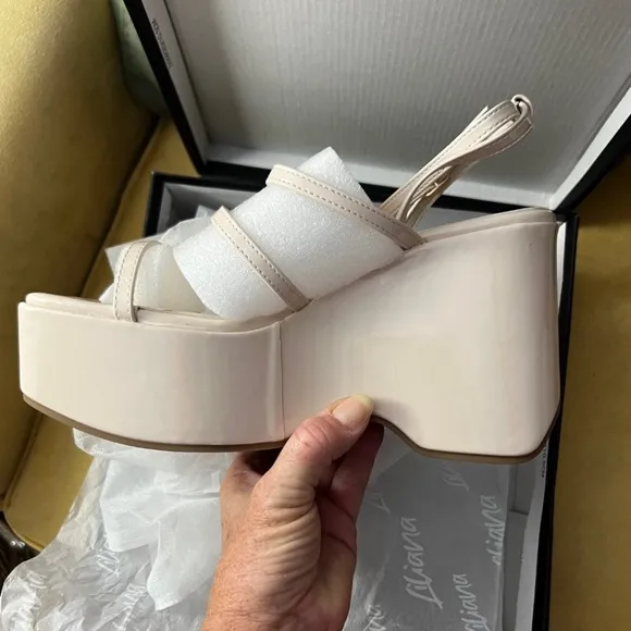 LILIANA Lamoda Faux Patent Leather Strappy Platform Wedge Sandals NWT/10M