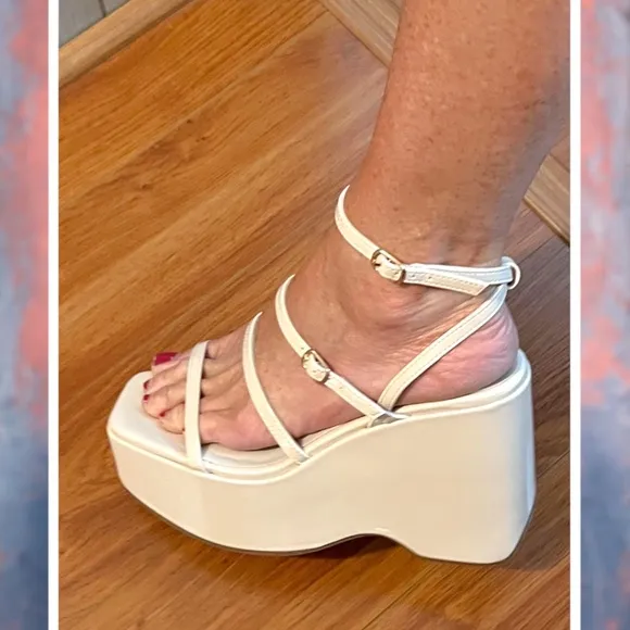 LILIANA Lamoda Faux Patent Leather Strappy Platform Wedge Sandals NWT/10M