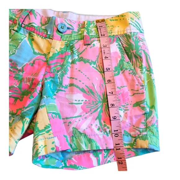 Lilly Pulitzer Callahan 5&quot; Big Flirt Shorts Hibiscus Print Cotton Shorts Multi