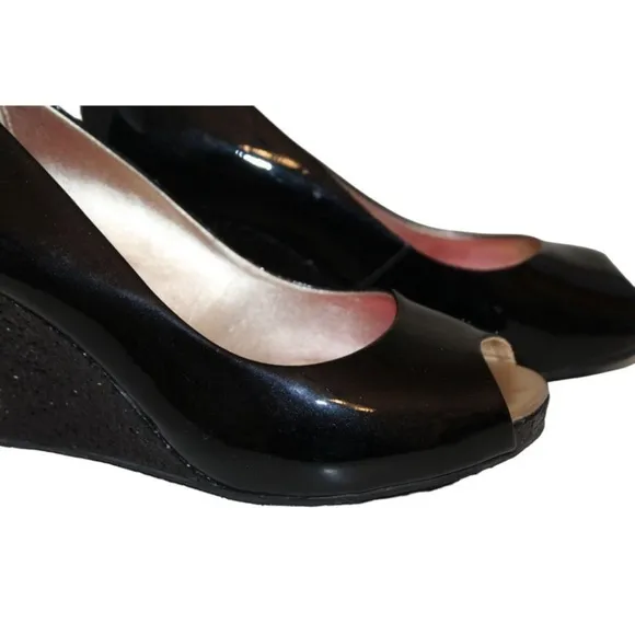 LILLY PULITZER NEW RESORT CHIC WEDGES GLITTER BLACK PATENT LEATHER PEEP TOE