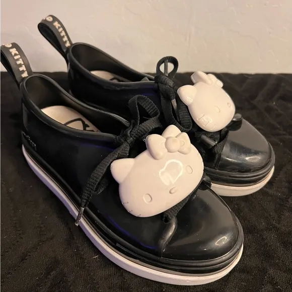 Limited Edition Melissa x Hello Kitty Sneakers sz 1