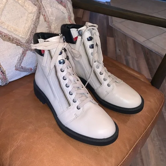 Linea Paolo Libby Ivory Zip Accent Lug Sole Lace Up Women’s Ankle Boots Size 7.5