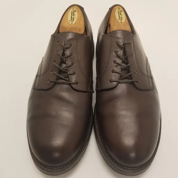 L.L. Bean Mens Size 10EE Oxford Derby Brown Leather Vibram Gum Lite Sole Lace Up