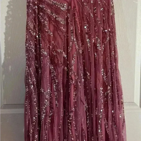 MAC DUGGAL Cap Sleeve Embellished Evening Gown NWT Style 5445