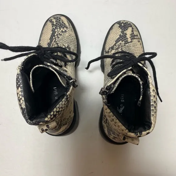 Madden Girl Dillan SnakeSkin Combat Moto Boots Lug Sole Animal Print Size 7