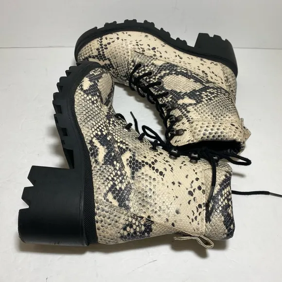 Madden Girl Dillan SnakeSkin Combat Moto Boots Lug Sole Animal Print Size 7