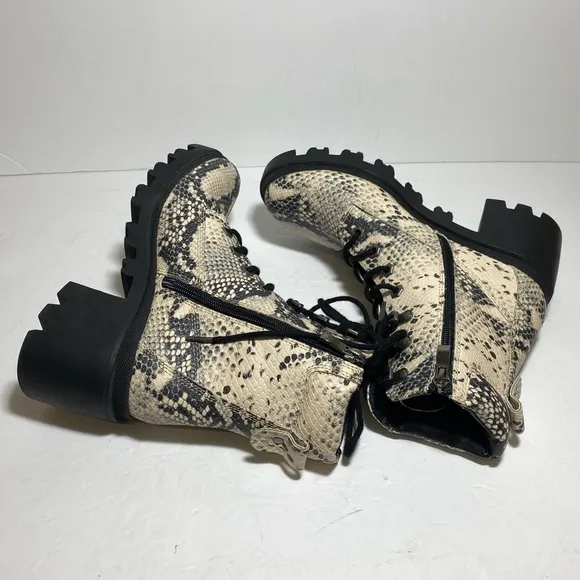 Madden Girl Dillan SnakeSkin Combat Moto Boots Lug Sole Animal Print Size 7