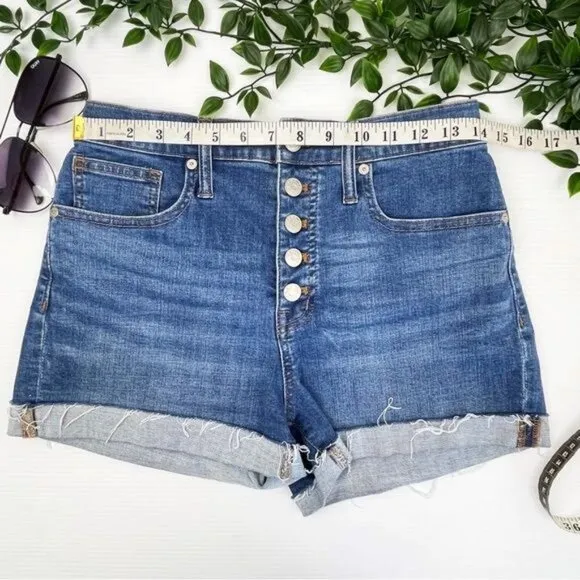 Madewell High-Rise Denim Shorts in Derby Wash Button-Front size 26 style K5970