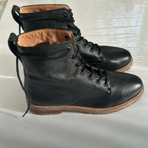 MADEWELL   THE  CLAIR  LACE -UP  LUGSOLE LEATHER