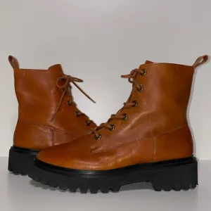 Madewell The Rayna Lace Up Leather Boots