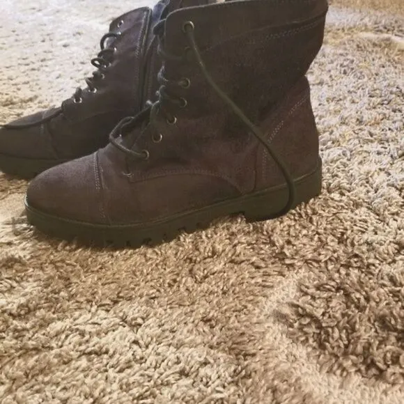 Manas gray suede lace-up combat  boots sz 8.5/9