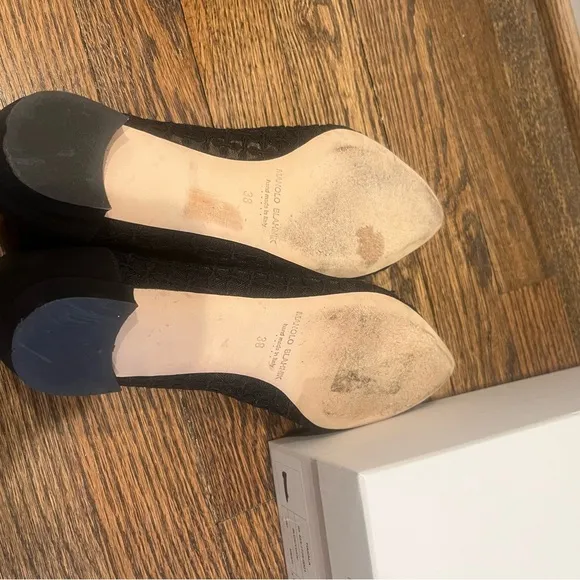 Manolo Blahnik Tiakala Black Lace Flats, sz 38