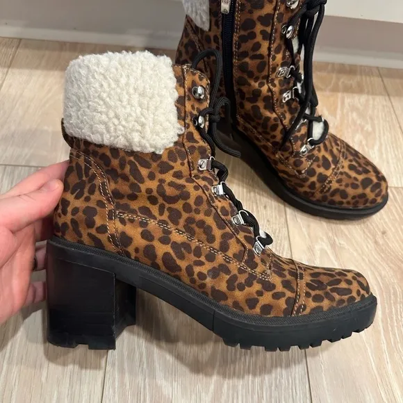 Marc Fisher Hiker Lace-Up Ankle Boots size 8.5