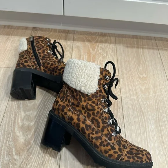 Marc Fisher Hiker Lace-Up Ankle Boots size 8.5
