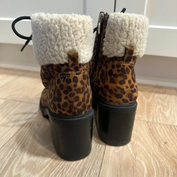 Marc Fisher Hiker Lace-Up Ankle Boots size 8.5