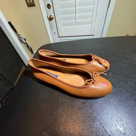 margaux EUR 37 US 7 tan demi saddle nappa round toe flats