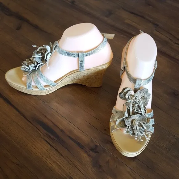 Matisse Jazz Gold Ankle Strap Wedges