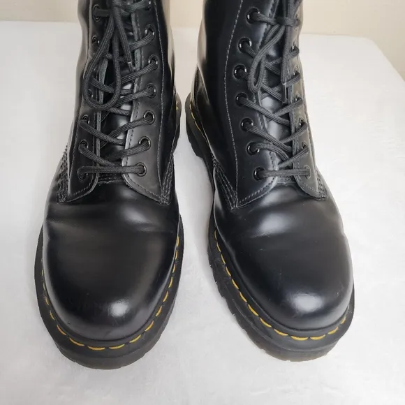 Mens Dr. Martens Black 1460 Smooth Leather Lace-Up Combat Boots Size 11