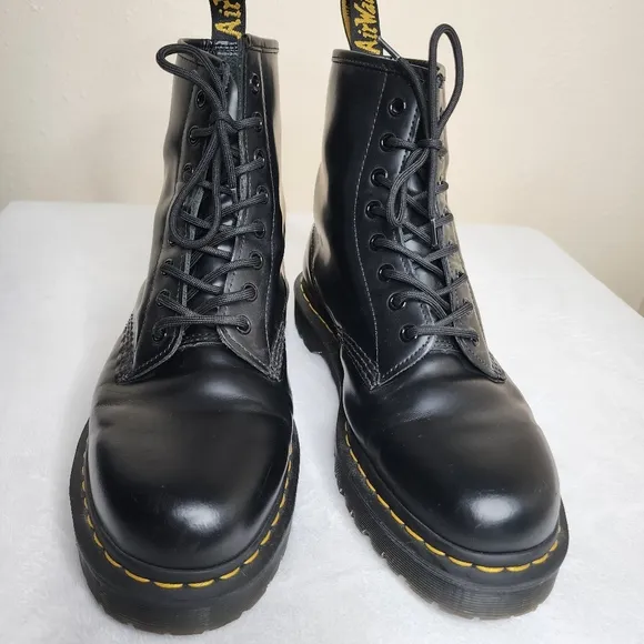 Mens Dr. Martens Black 1460 Smooth Leather Lace-Up Combat Boots Size 11