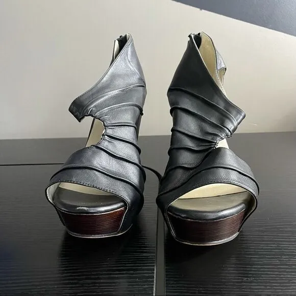 Messeca New York Cecilia Black Leather Platform Wedges. 9.5