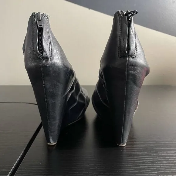 Messeca New York Cecilia Black Leather Platform Wedges. 9.5