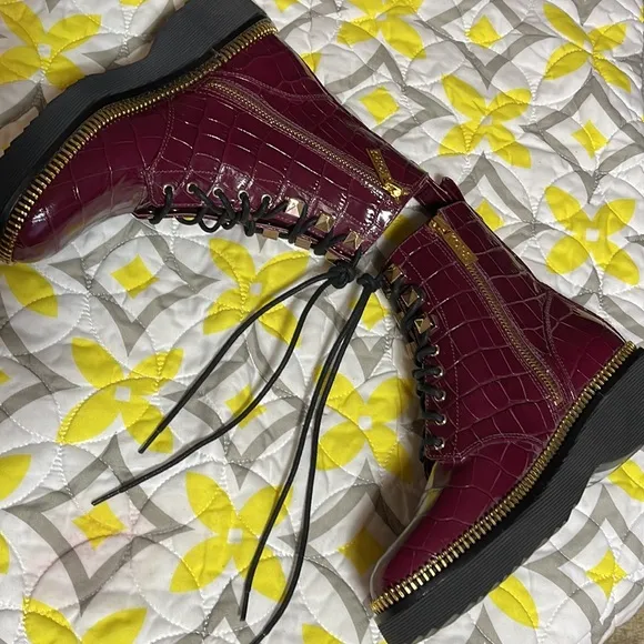 Michael Kors Haskell Crocodile Embossed Leather Combat Boot Size 5M New
