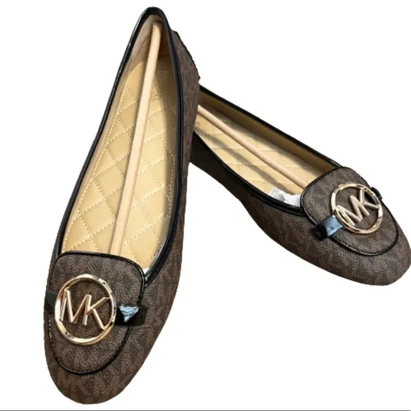 MICHAEL KORS Lillie Logo Moccasin black &amp; brown flat 9.5