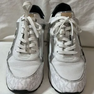Michael Kors Maddy Two-Tone Logo Trainer WHITE 7 NEW