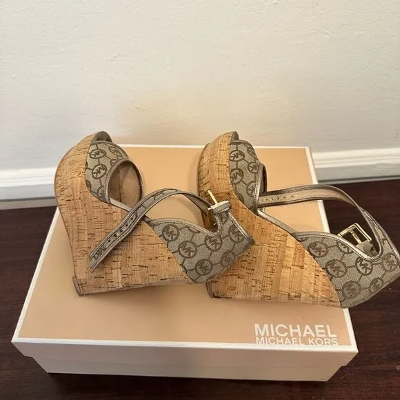 Michael Kors platform iconic lightweight gold cork wedge sandal size 7