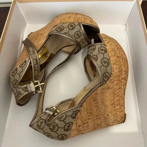 Michael Kors platform iconic lightweight gold cork wedge sandal size 7