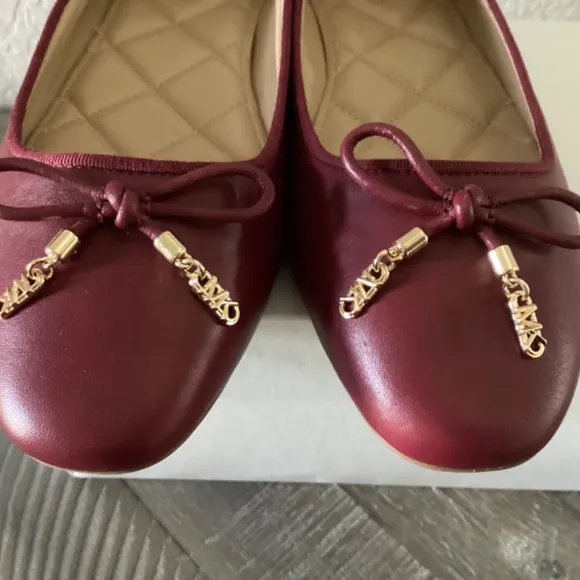 MICHAEL KORS Women's Nori Round Toe Slip-On Ballet Flats, size 6