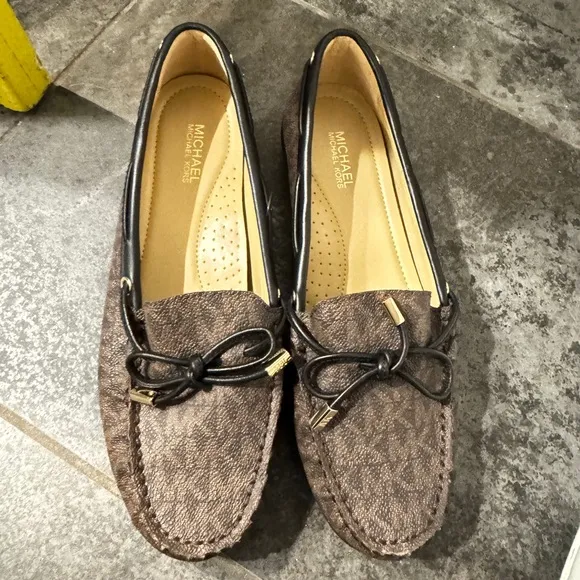 MICHAEL MICHAEL KORS | NWT Sutton Logo Moccasin