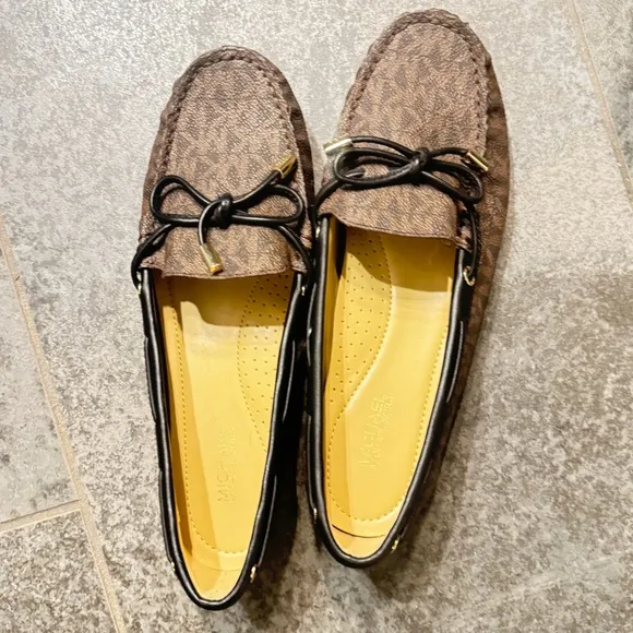 MICHAEL MICHAEL KORS | NWT Sutton Logo Moccasin
