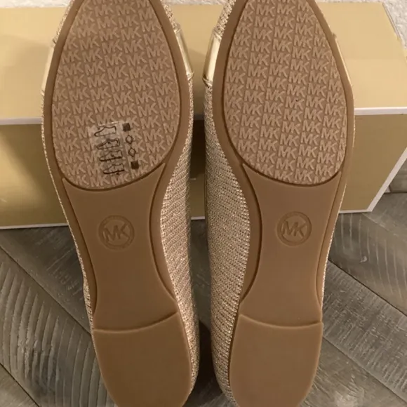 MICHAEL MICHAEL KORS Women's Jilly Round Toe Ballet Flats, size 6.5