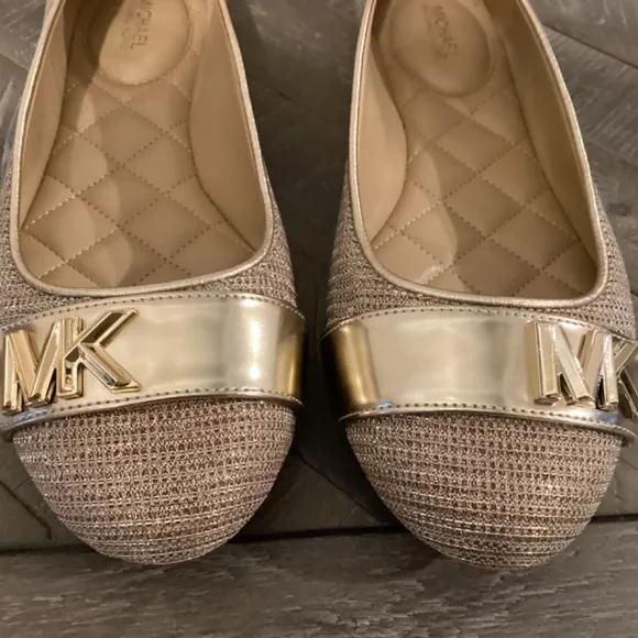 MICHAEL MICHAEL KORS Women's Jilly Round Toe Ballet Flats, size 6.5