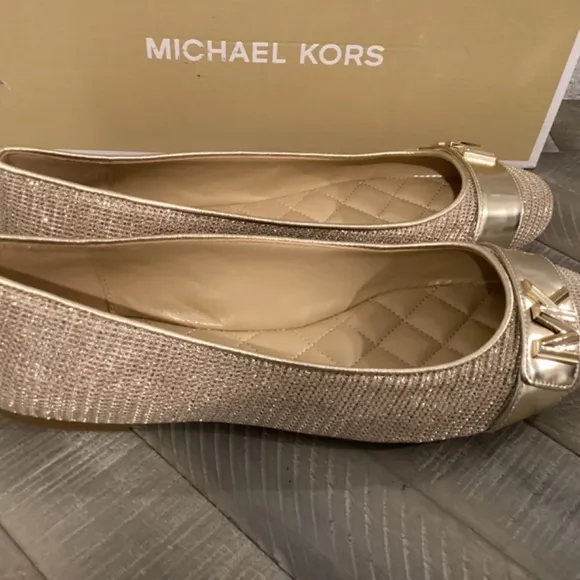 MICHAEL MICHAEL KORS Women's Jilly Round Toe Ballet Flats, size 6.5
