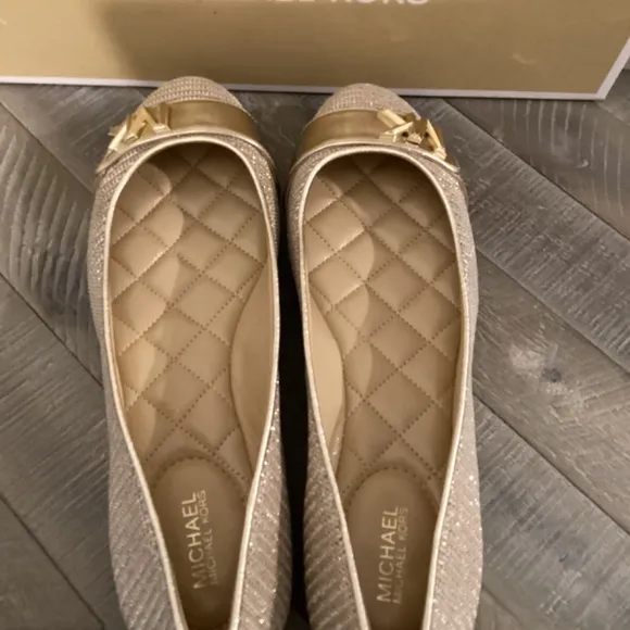 MICHAEL MICHAEL KORS Women's Jilly Round Toe Ballet Flats, size 6.5