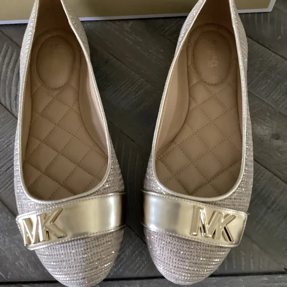 MICHAEL MICHAEL KORS Women's Jilly Round Toe Ballet Flats, size 6.5