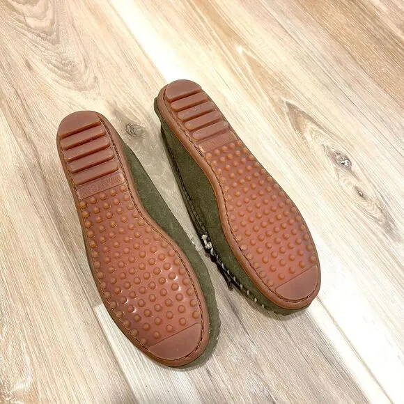MINNETONKA Women’s Green Thunderbird Moccasins Size 5