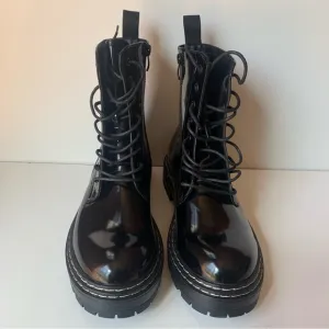 Misguided Women’s Black Combat Boots Lace Up  Size 9
