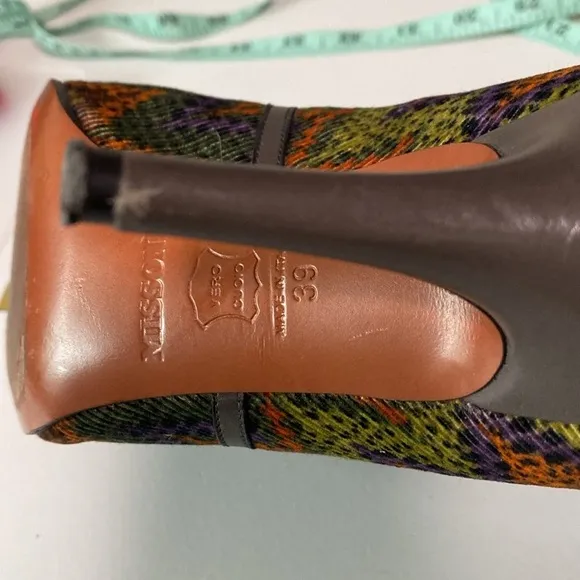 MISSONI - STEPPING OUTSIDE THE AHOE BOX  - SIZE 39 - IN GOOD CONDITION S6