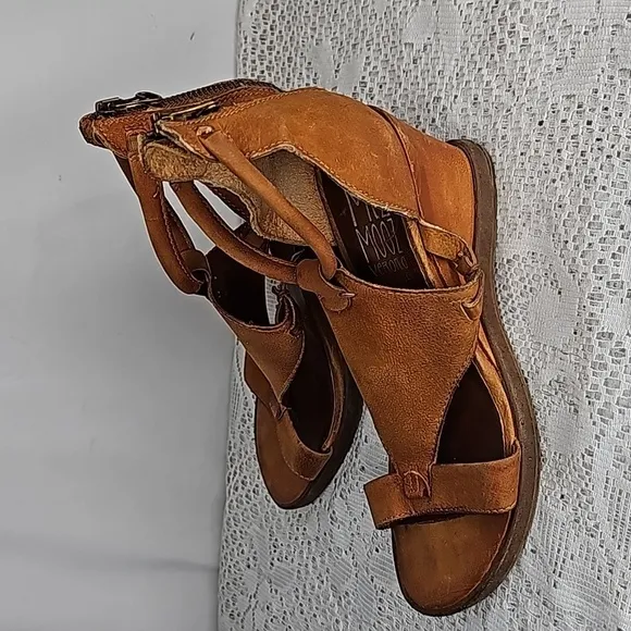 Miz Mooz tan leatherankle strap open toe sandal wedges size 7 (37)