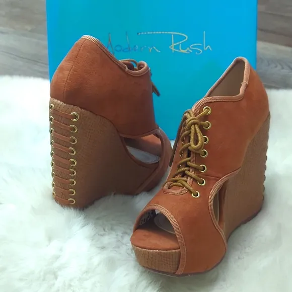 MODERN RUSH Faux Suede &quot;Sonja&quot; Platform Sandal ~ NWT