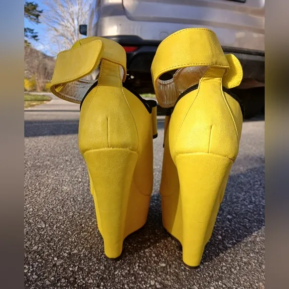 Mona Mia Yellow Black Open-Toe Platform Wedges With Bow Velcro Ankle 11 EUC