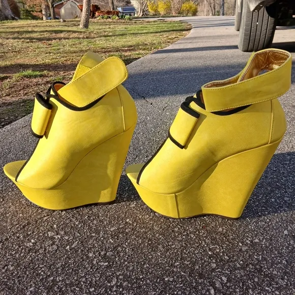 Mona Mia Yellow Black Open-Toe Platform Wedges With Bow Velcro Ankle 11 EUC
