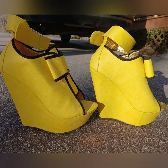 Mona Mia Yellow Black Open-Toe Platform Wedges With Bow Velcro Ankle 11 EUC