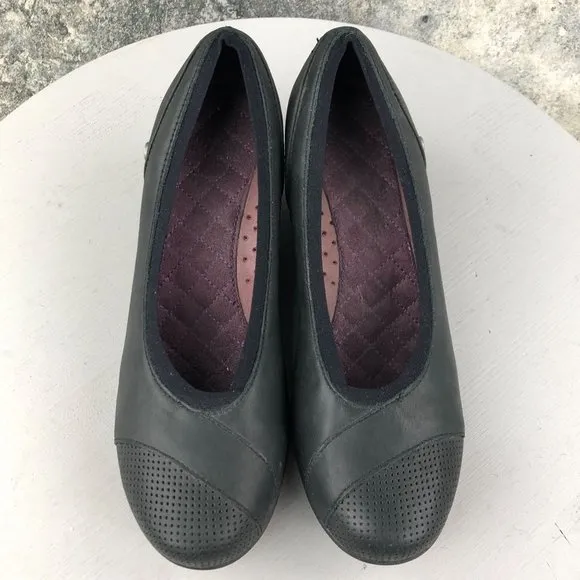 Mozo Women's Size 8 Gardena Black Leather Closed Toe Slip On Wedge Heel Shoes
