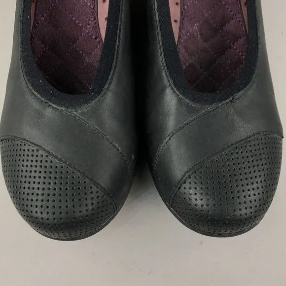 Mozo Women's Size 8 Gardena Black Leather Closed Toe Slip On Wedge Heel Shoes