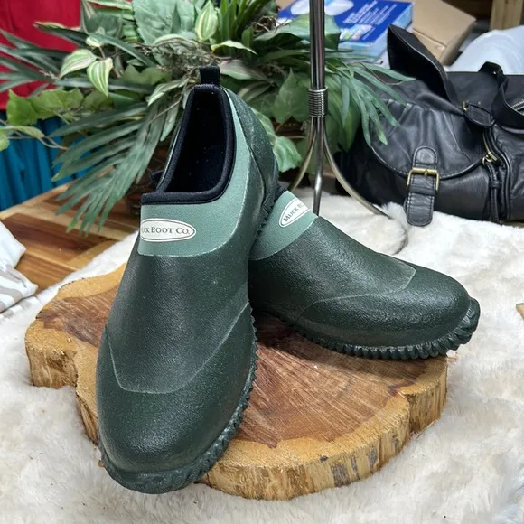 Muck boot co. two tone green shoes unisex‎