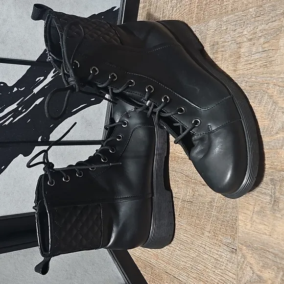 Munro Zippered Black Lace-Up Boots 8.5